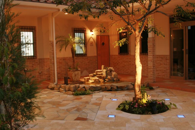 Courtyard Construction Service